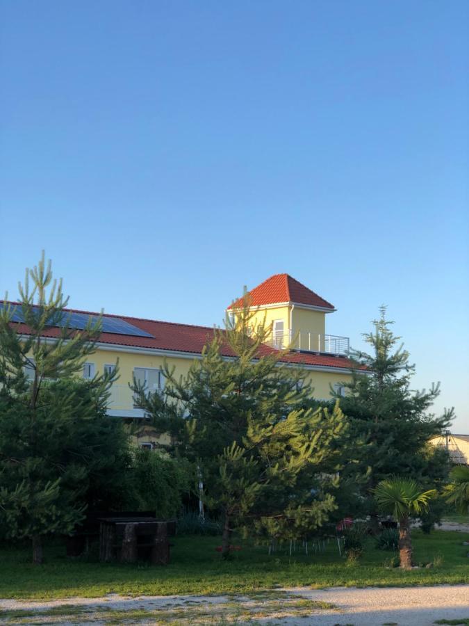 Holiday Centrum Žatec Extérieur photo