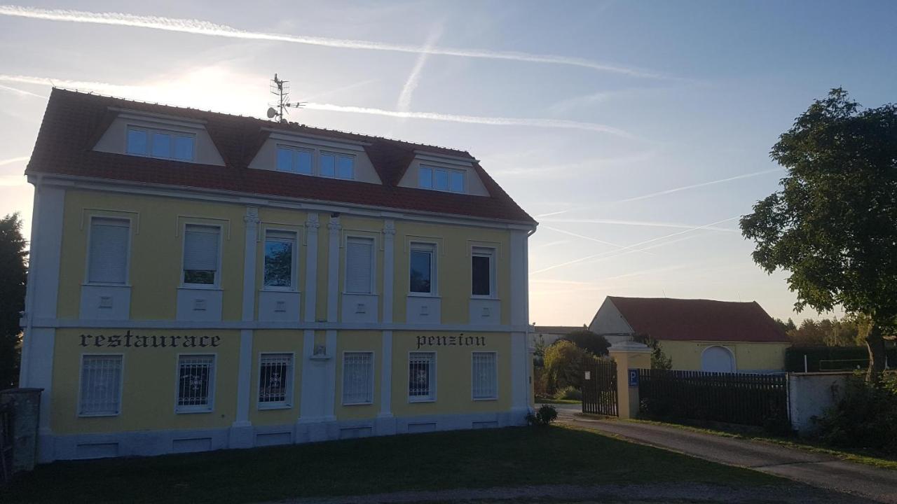 Holiday Centrum Žatec Extérieur photo